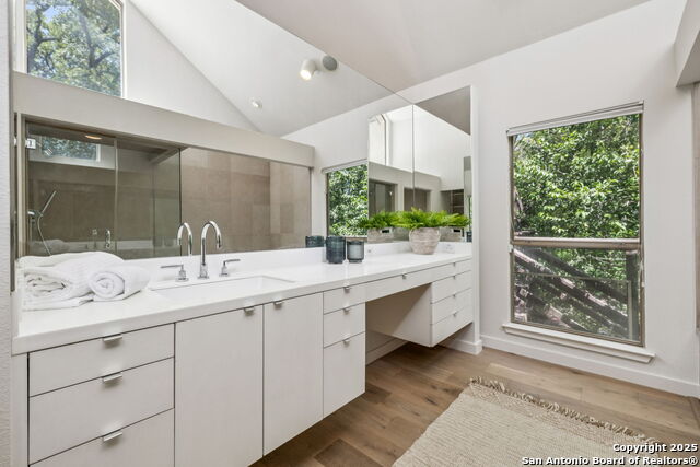 Image 29 of 50 For 40 Oakwell Farms Pkwy
