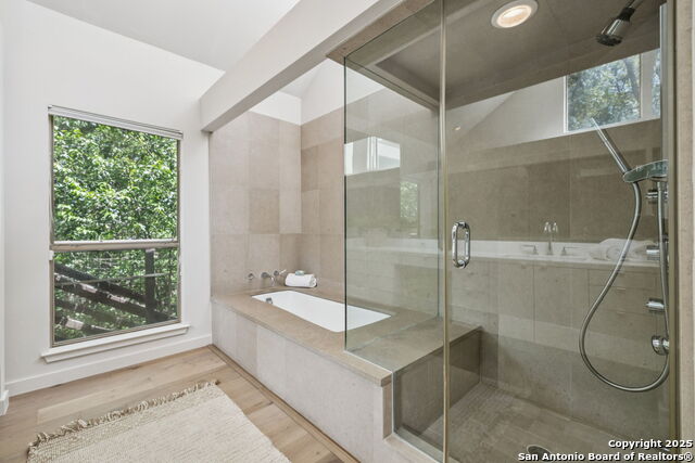 Image 30 of 50 For 40 Oakwell Farms Pkwy