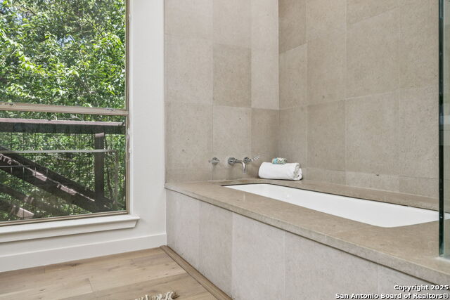 Image 31 of 50 For 40 Oakwell Farms Pkwy
