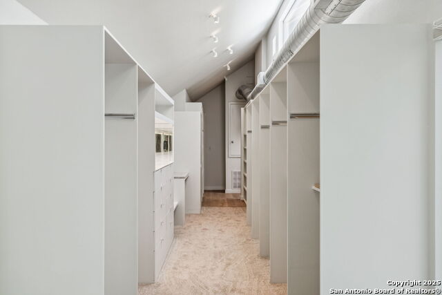 Image 35 of 50 For 40 Oakwell Farms Pkwy