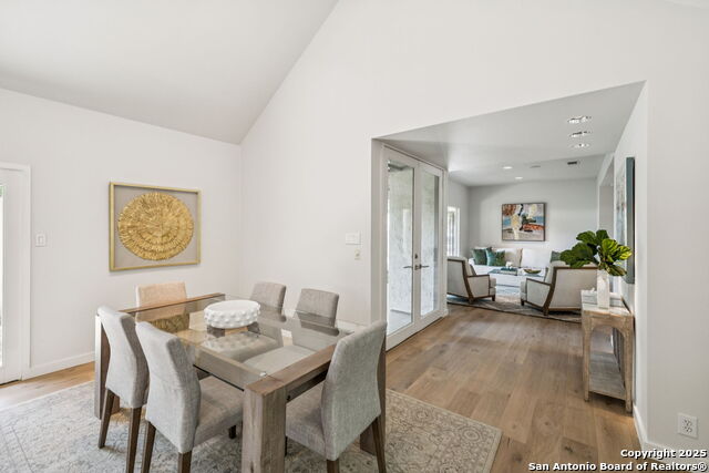 Image 9 of 50 For 40 Oakwell Farms Pkwy