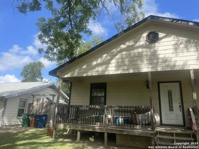 Listing photo id 0 for 4604 Gillis St.