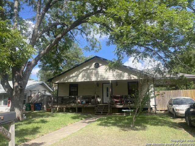 Listing photo id 3 for 4604 Gillis St.
