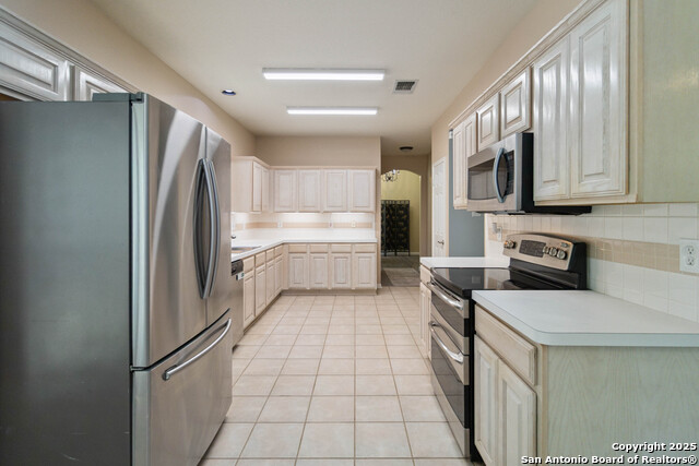 Image 14 of 28 For 15314 Fall Place Dr.