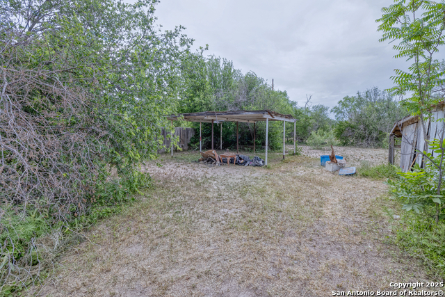 Listing photo id 2 for 256 Shook  
