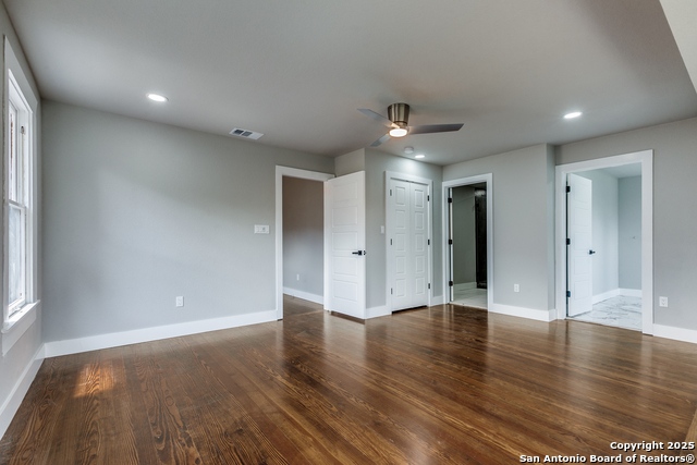 Image 15 of 25 For 430 Mulberry Ave E