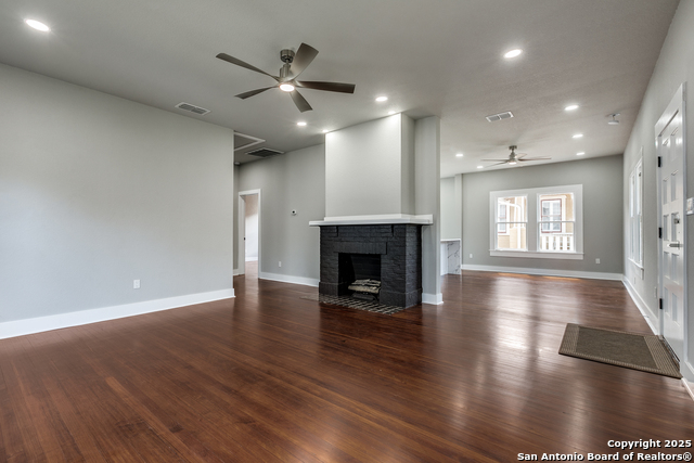 Image 3 of 25 For 430 Mulberry Ave E