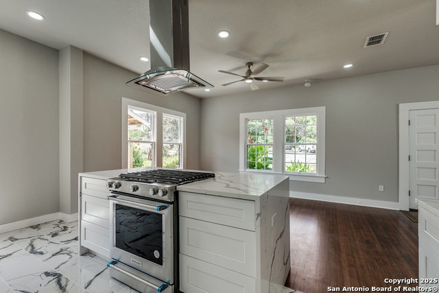 Image 8 of 25 For 430 Mulberry Ave E