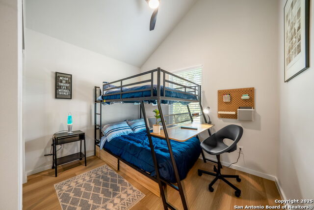 Image 17 of 27 For 1102 Gevers St S