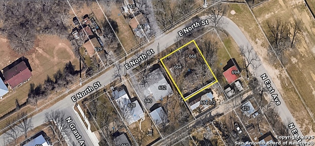 Image 12 of 15 For 664 North St E