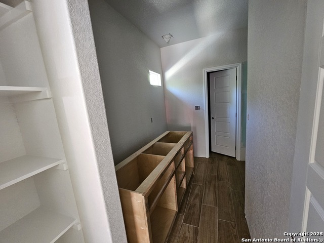 Listing photo id 6 for 1645 Pecan Circle