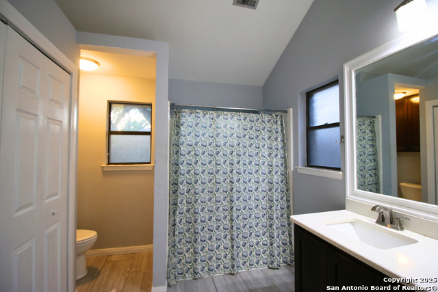 Image 18 of 23 For 9347 Laurel Grove