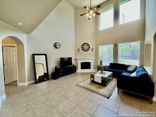 Image 13 of 35 For 24031 Canyon Row