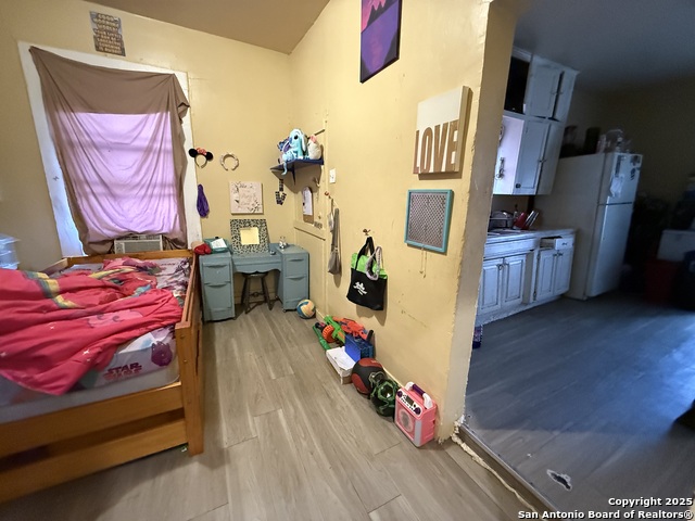 Listing photo id 8 for 2623 Poplar