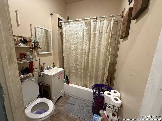 Listing photo id 7 for 2623 Poplar