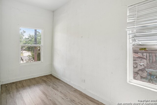 Image 13 of 29 For 430 Aaron Pl