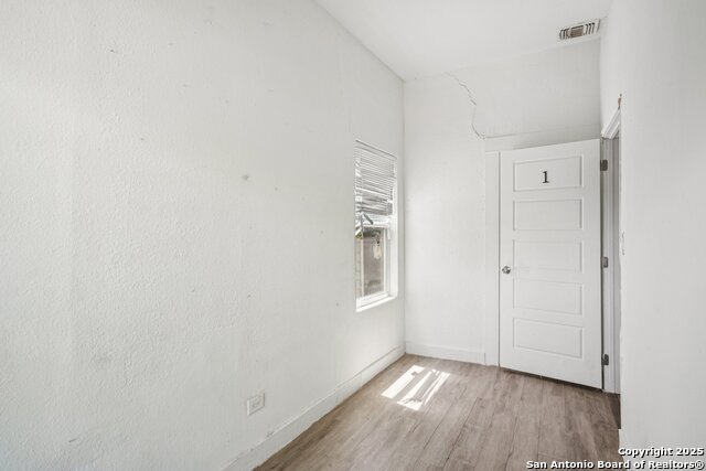 Image 15 of 29 For 430 Aaron Pl