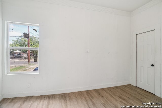 Image 16 of 29 For 430 Aaron Pl