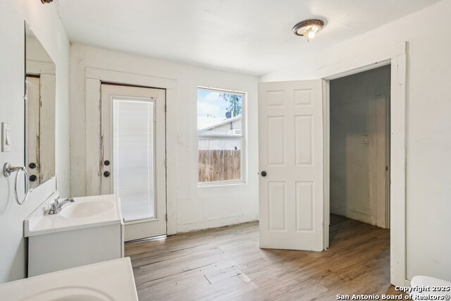 Image 25 of 29 For 430 Aaron Pl