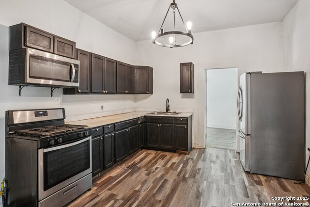 Image 4 of 29 For 430 Aaron Pl