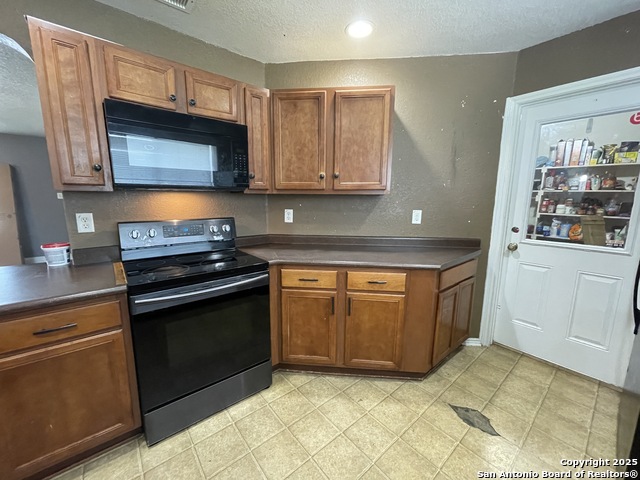 Image 7 of 16 For 5927 Ironmill