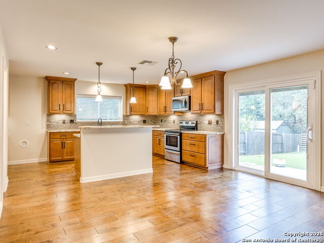 Image 14 of 48 For 7706 Falcon Oak