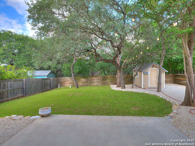 Image 16 of 48 For 7706 Falcon Oak