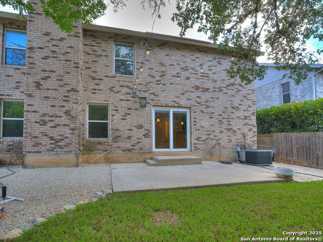 Image 22 of 48 For 7706 Falcon Oak