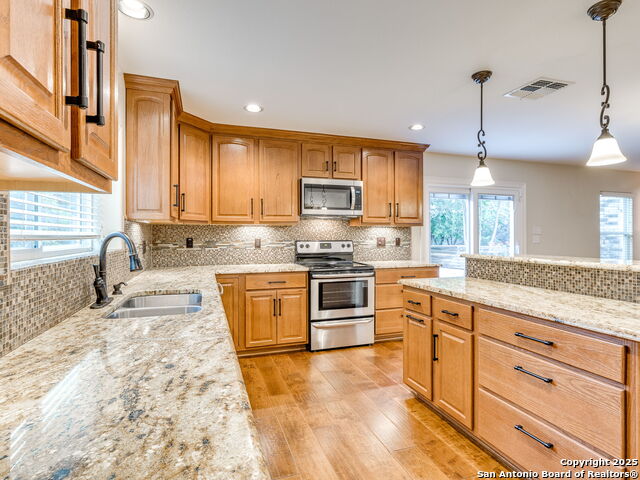 Image 25 of 48 For 7706 Falcon Oak