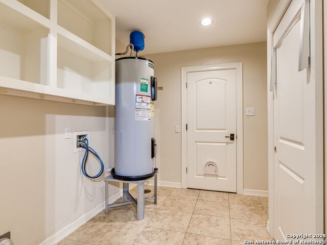 Image 30 of 48 For 7706 Falcon Oak