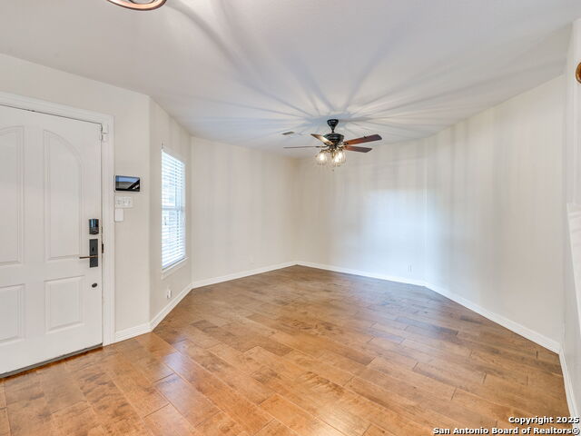 Image 5 of 48 For 7706 Falcon Oak