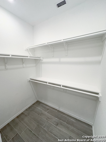 Image 17 of 28 For 811 Polk N