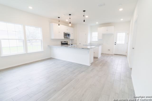 Image 4 of 28 For 811 Polk N