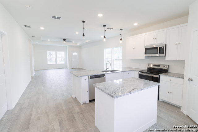 Image 7 of 28 For 811 Polk N