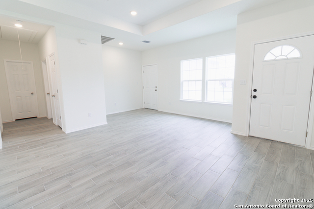 Image 9 of 28 For 811 Polk N