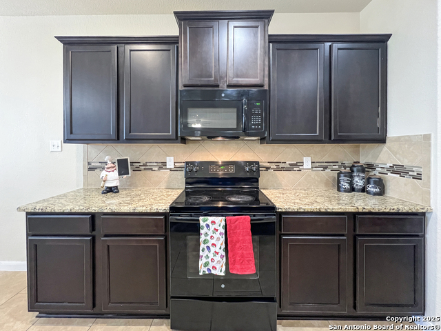 Image 12 of 51 For 8915 Palmetto Park