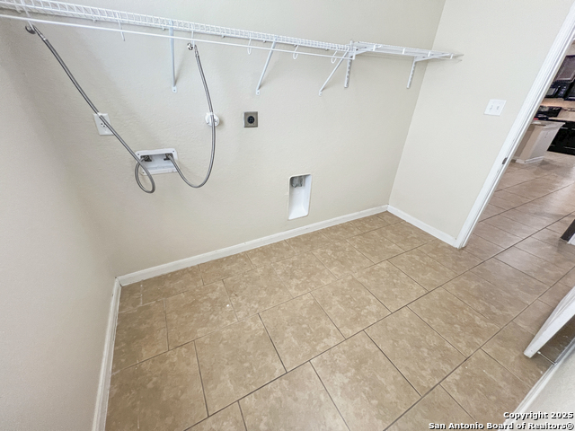 Image 22 of 51 For 8915 Palmetto Park