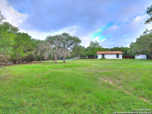 Listing photo id 10 for 16602 Springhill