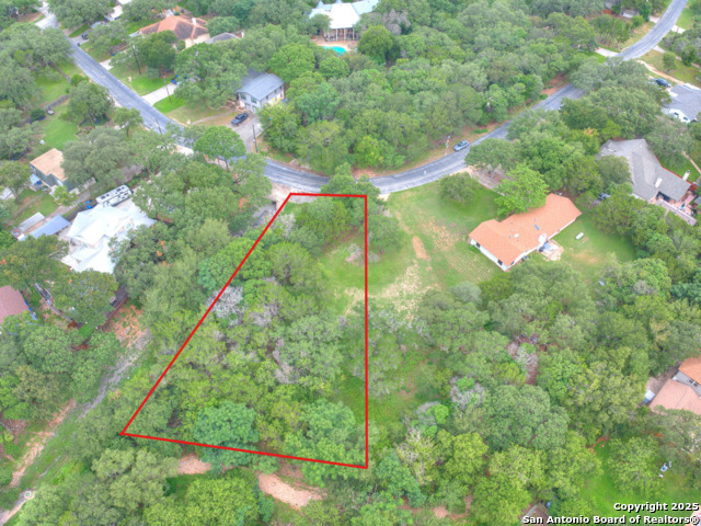 Listing photo id 16 for 16602 Springhill