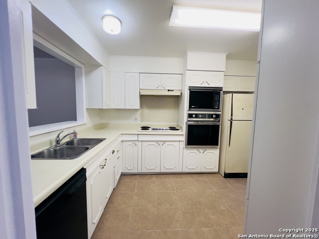 Listing photo id 2 for 102 Ruelle Ln 210