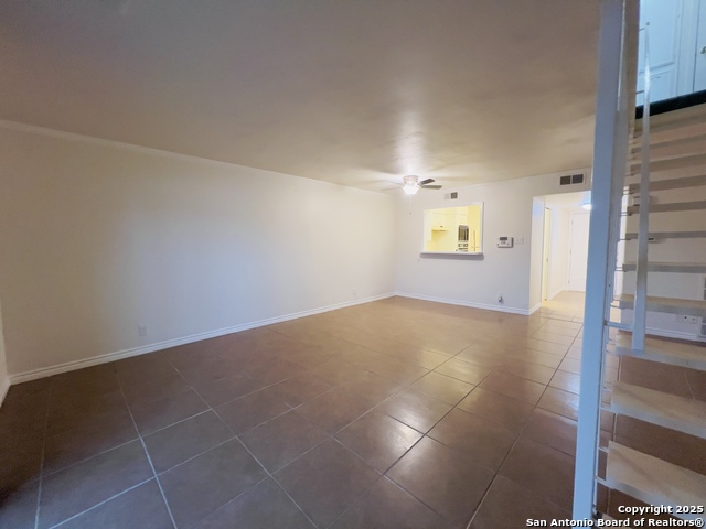 Listing photo id 7 for 102 Ruelle Ln 210