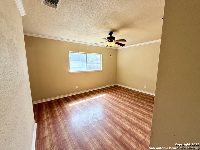 Listing photo id 25 for 5731 Timber Bend