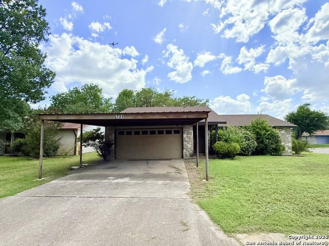 Listing photo id 2 for 5731 Timber Bend