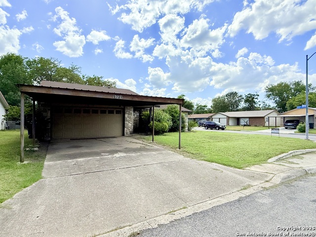 Listing photo id 3 for 5731 Timber Bend