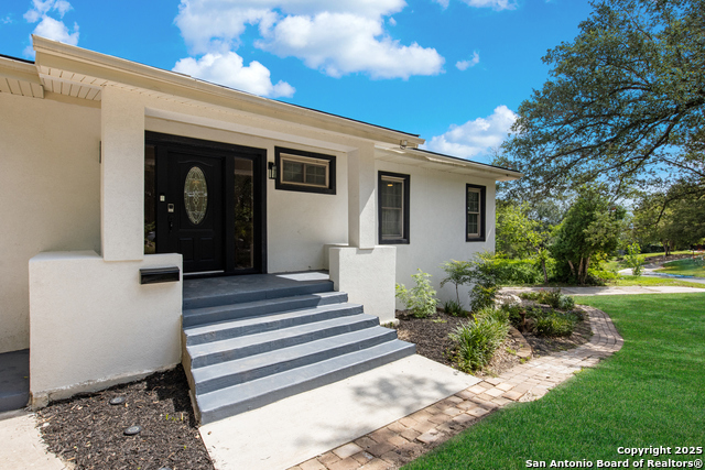Image 10 of 48 For 123 Brandon Dr E