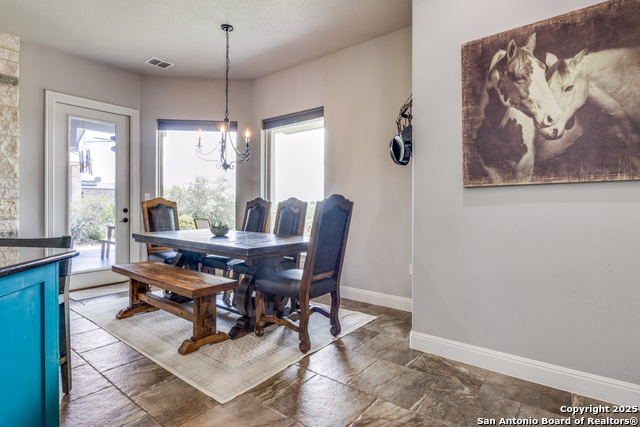 Listing photo id 12 for 109 Towne View Circle