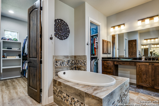 Listing photo id 20 for 109 Towne View Circle