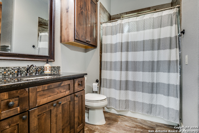 Listing photo id 23 for 109 Towne View Circle