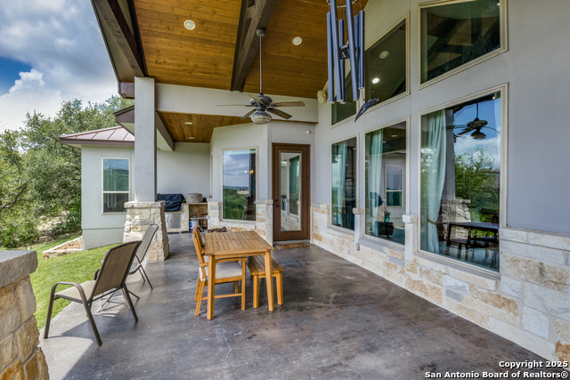 Listing photo id 30 for 109 Towne View Circle