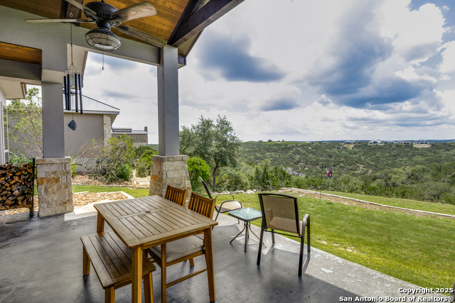 Listing photo id 32 for 109 Towne View Circle